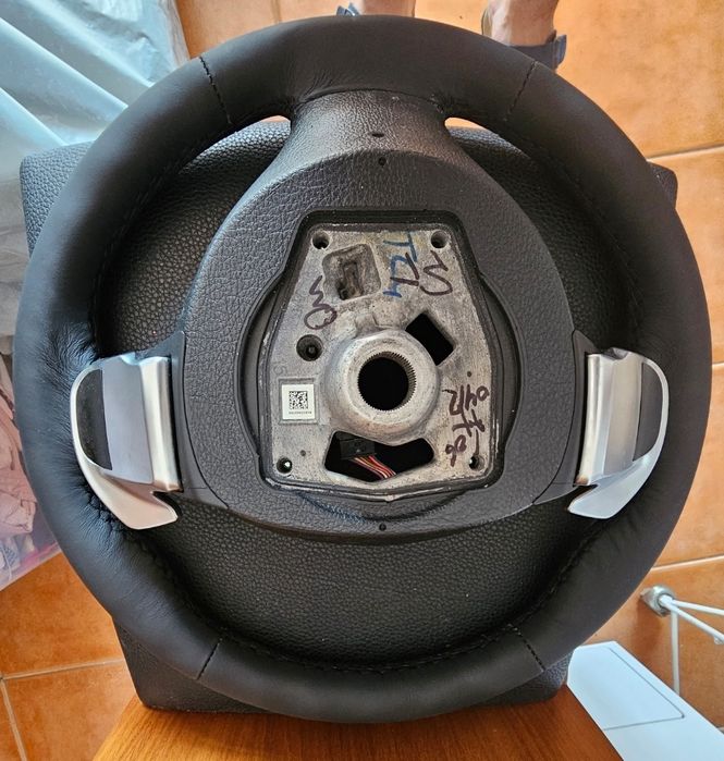 Vendo volante pack m com patilhas para f10/f11