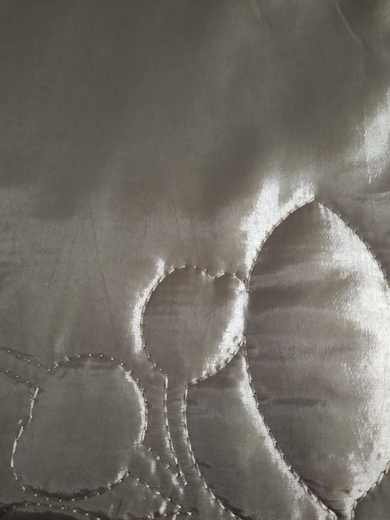 Narzuta na łóżko 140 x200 cm dwustronna.