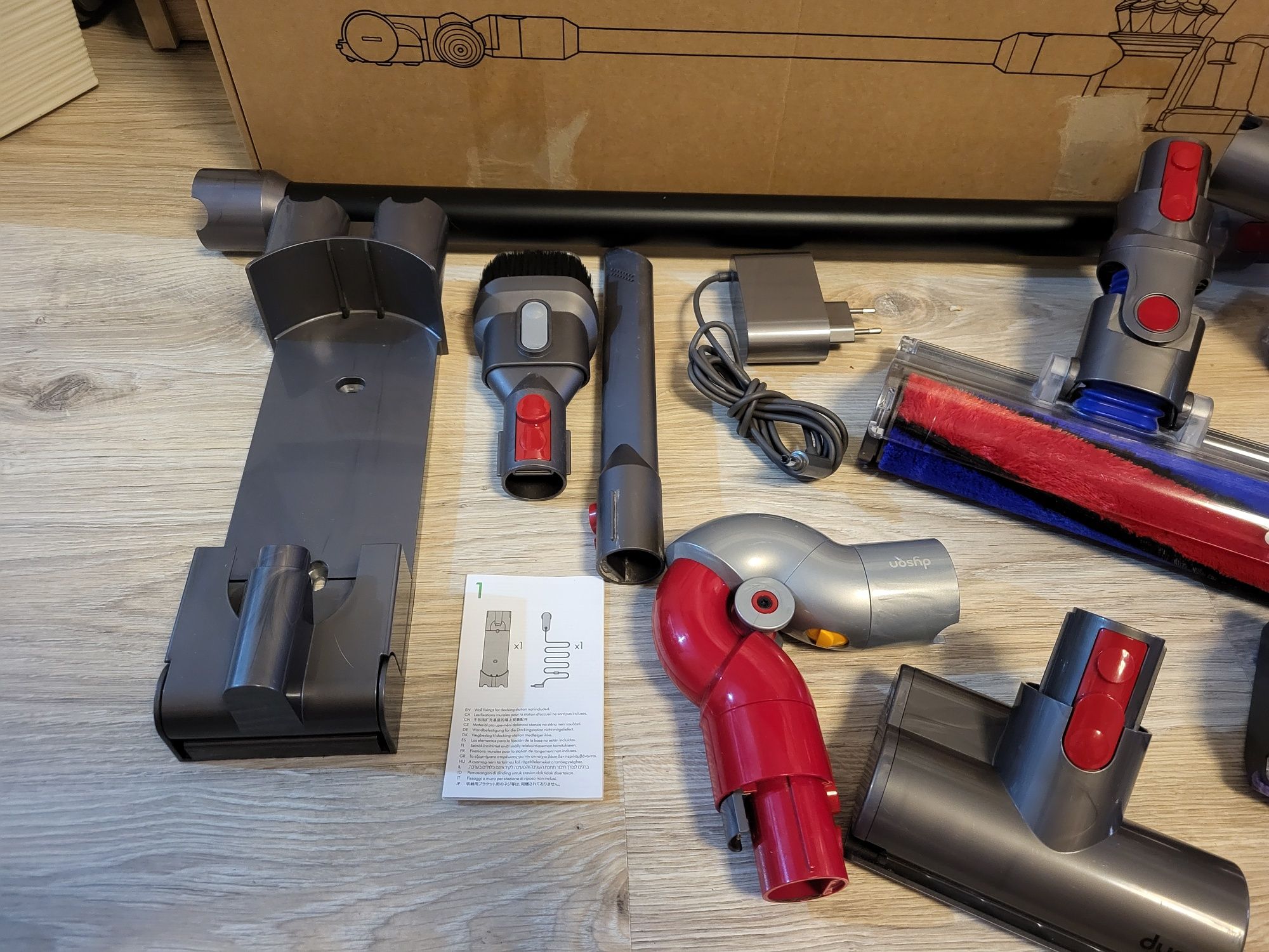 Odkurzacz Dyson v8 Total Clean Nowy model Sv25 pionowy Bezprzewodowy