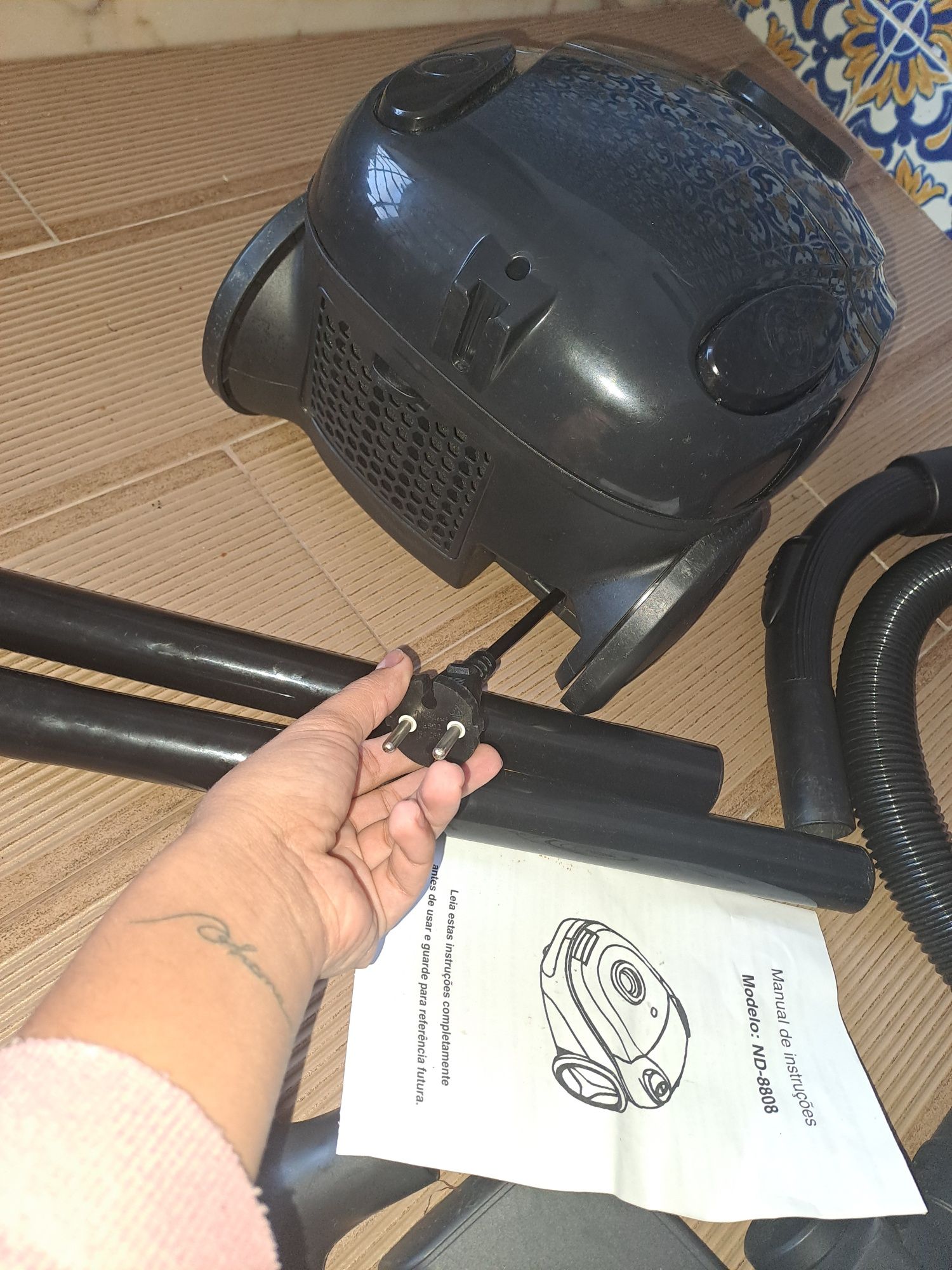 Aspirador de pó com fio