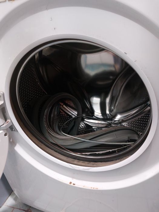 Продам на запчасти старальную машинку