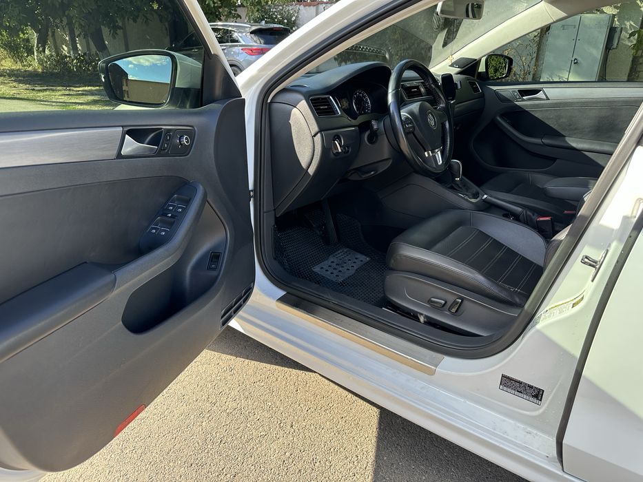 Volkswagen Jetta 2014 1.8 tsi комплектация SEL