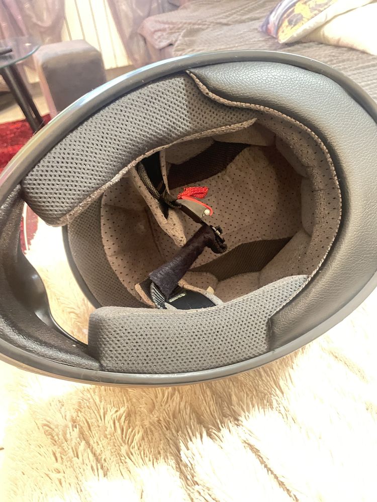 Capacete da marca Bye M