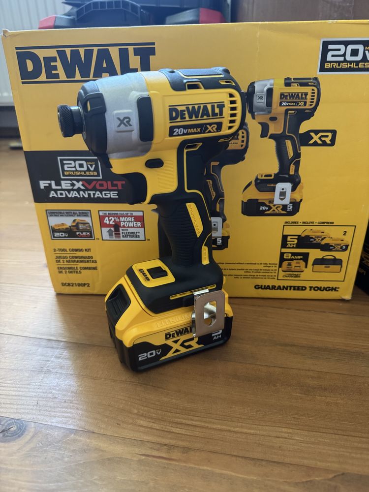 Набір інструментів Dewalt DCK2100P2, Шуруповерт DCD999 і Імпакт DCF887