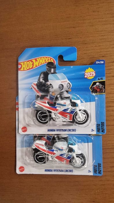 Hot wheels novos em caixa