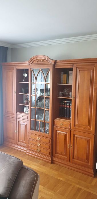 Sprzedam klasyczną meblościankę z drewna