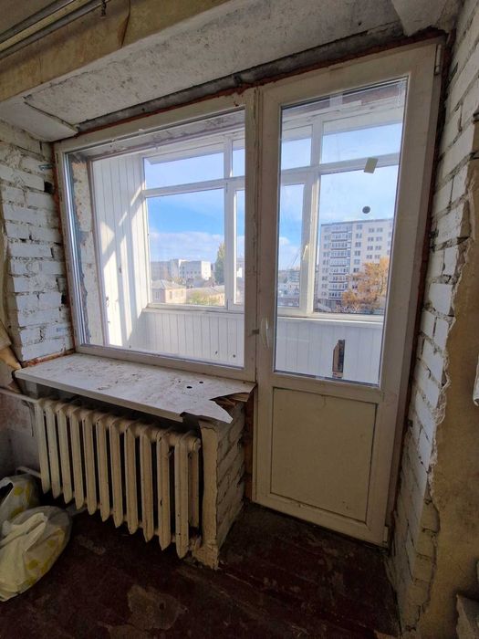 2х-кімнатна в центрі під ремонт.