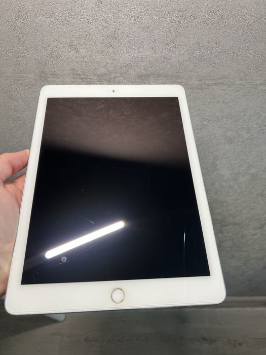 Ipad pro 9.7 128gb з коробкою, 88%акумулятор
