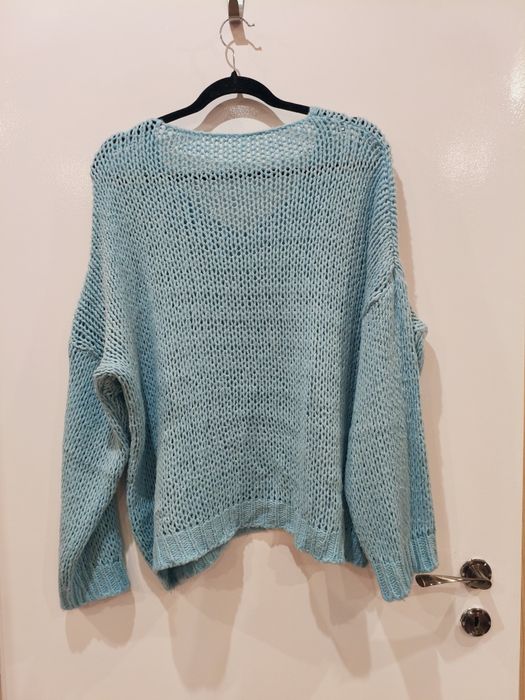 Ciepły sweterek w szpic rozmiar oversize