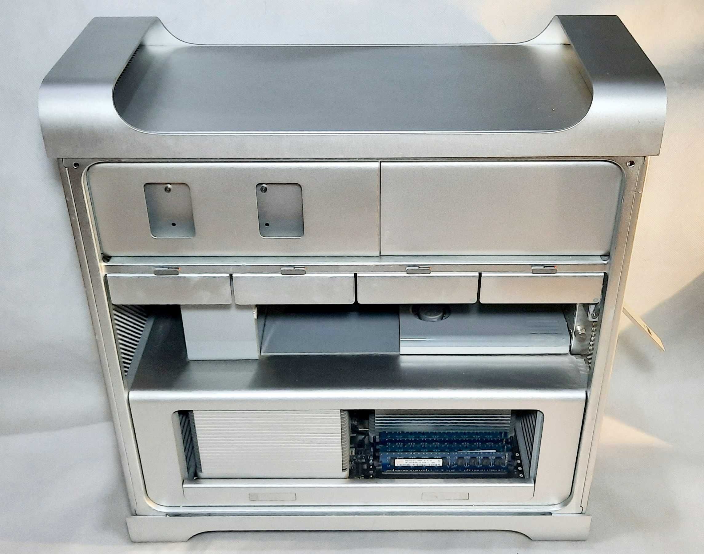 Apple Mac Pro 4.1 A1289 2x Xeon X5570 16Gb DDR3 ECC Nvidia GT120 512mb
