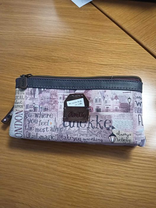 Estojos escolares Anekke