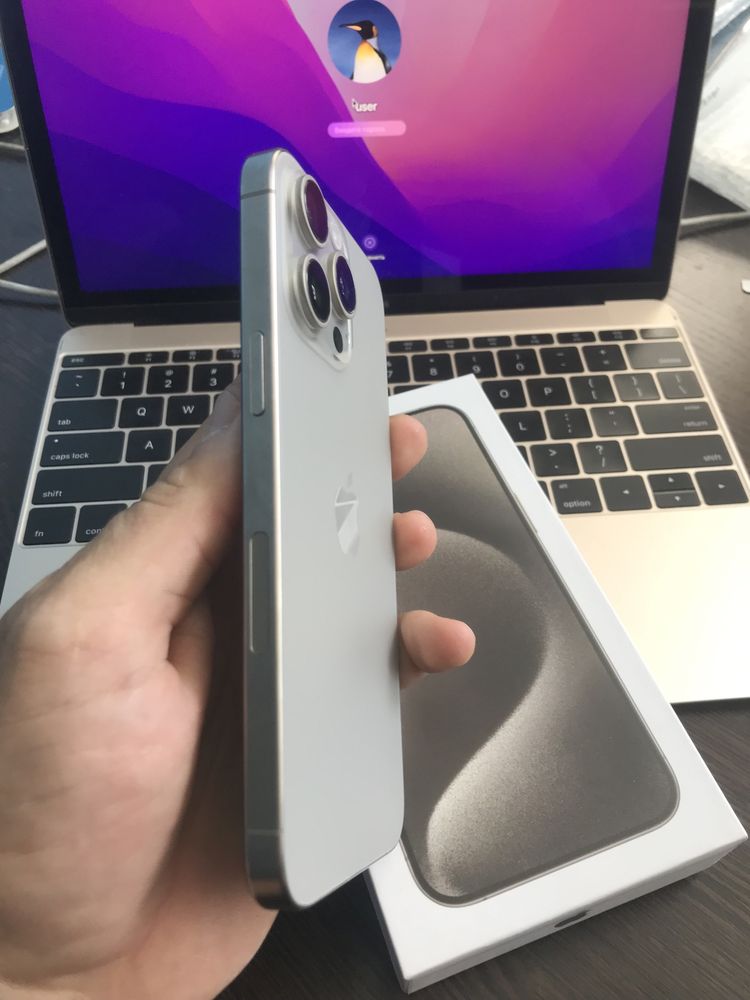 Продам Apple iphone 15 Pro max 256Gb Natutlral Titanium