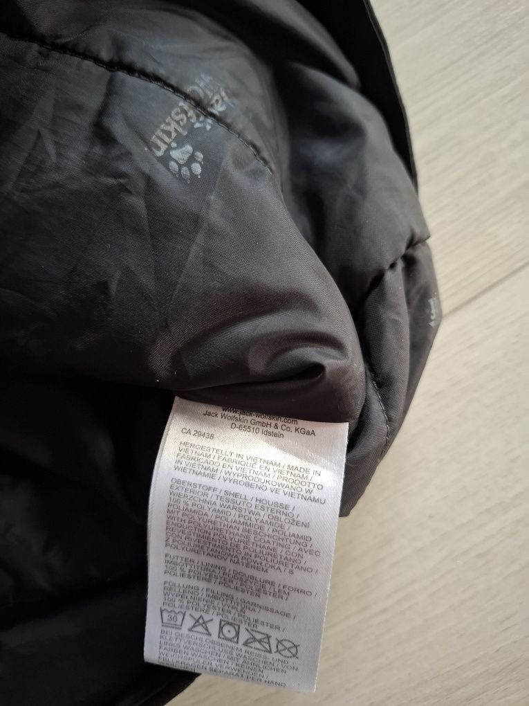 Kurtka jack wolfskin roz 36/38 taliowana