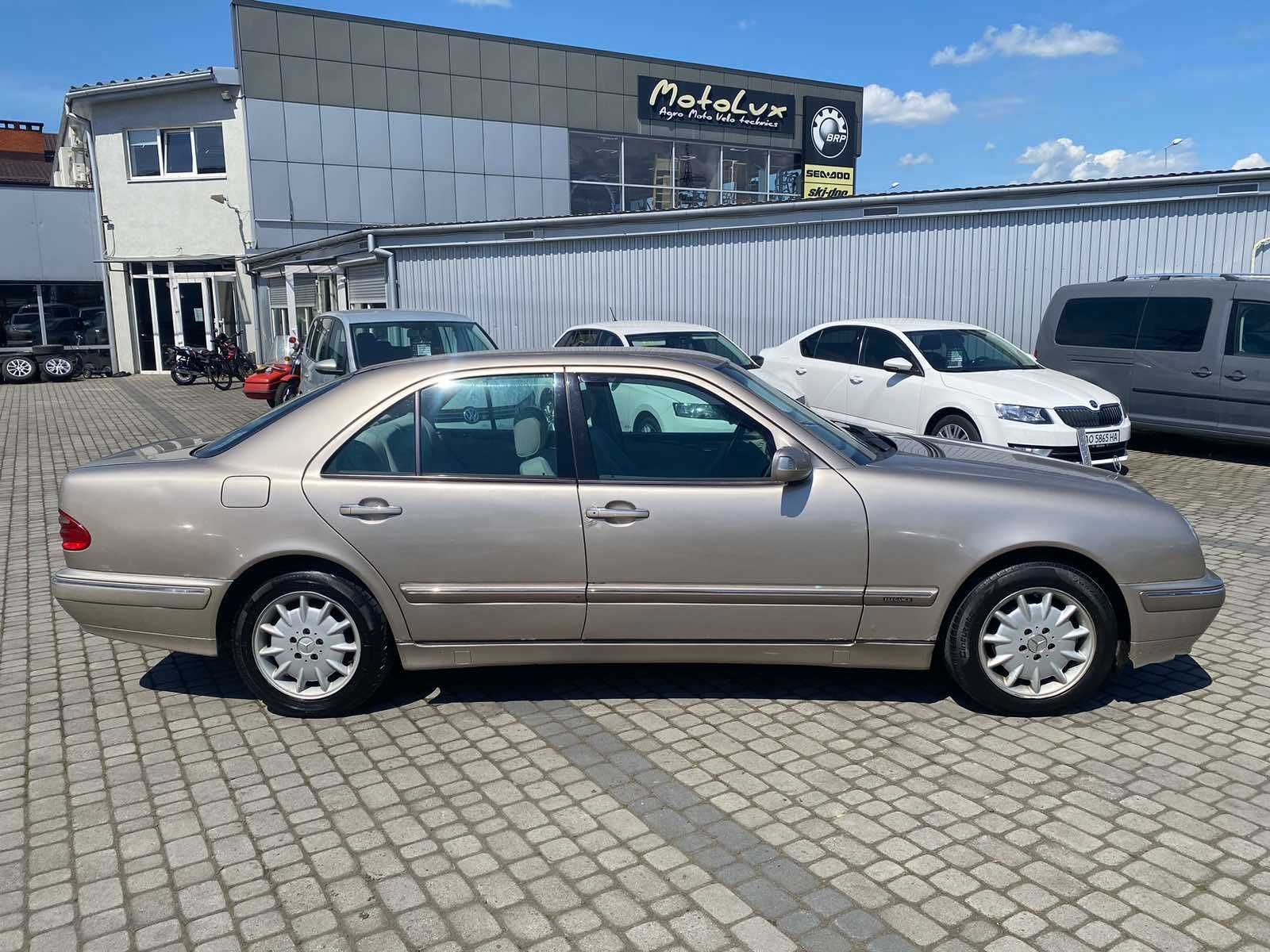 Mercedes-Benz E-Class 2001