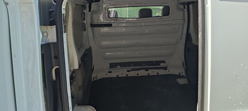 Renault trafic 1.9dci 100km niski przebieg,primastar,vivaro