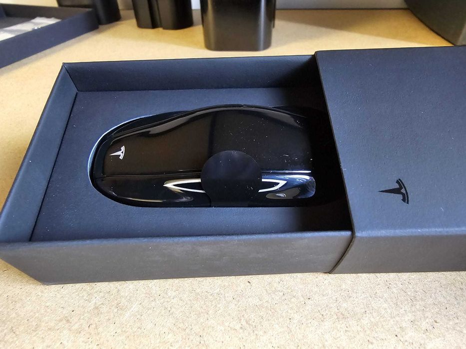 Оригинальный ключ Tesla Model 3/Y 1819445-00-B посл модификация