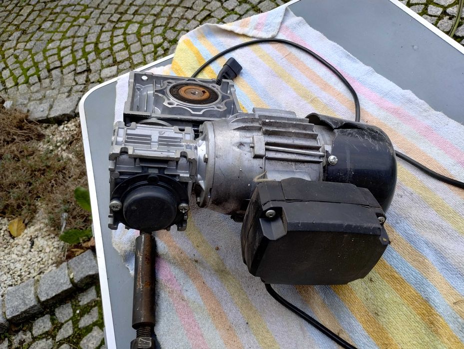 Przekładnia, motoreduktor do podajnika tłokowego Besel Cantoni Motor