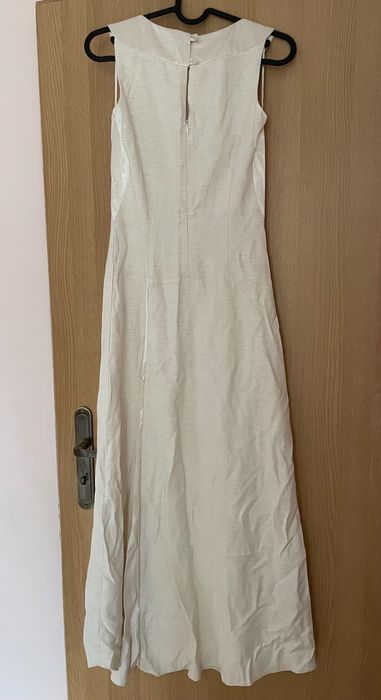 Długa dopasowana i rozkloszowana sukienka Makalu beż, ecru.