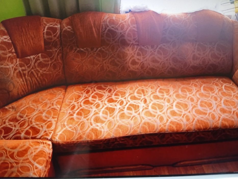 Куток та крісло.Ціна...3000!