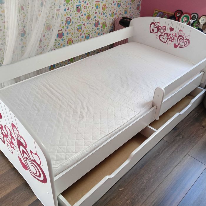 łóżko dla dziewczynki