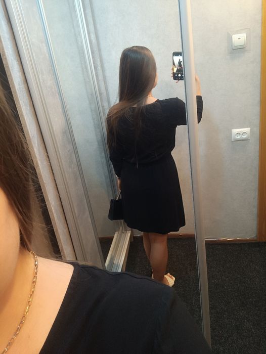 Чорне базове плаття