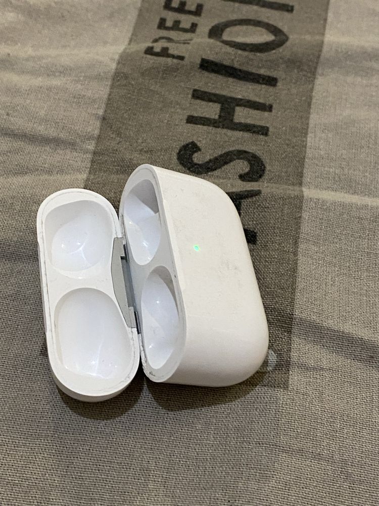 Продам кейс apple Airpods pro 2 typci нового типу