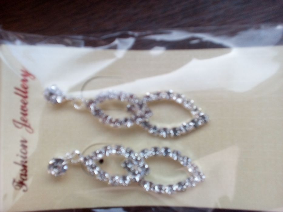 Kolczyki ślubne lub wieczorowe