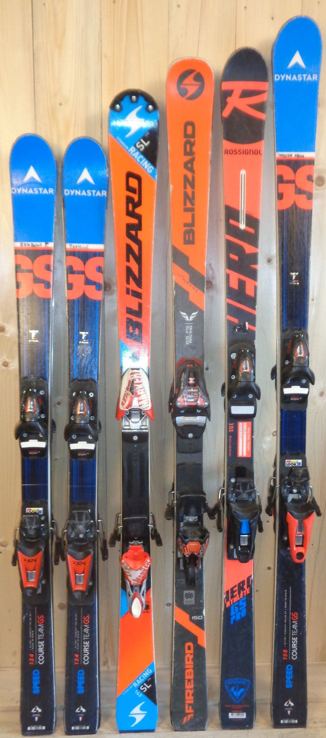 Narty 2 X JR Race (320 zł / 60€ netto za parę), pakiet nart