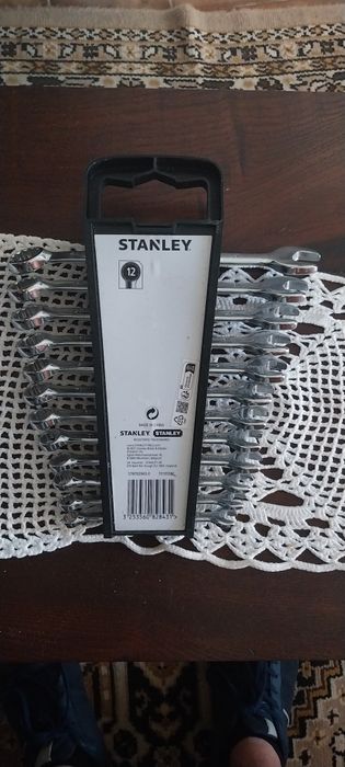 Jogo de chaves combinadas stanley 
Só negócio em mão.