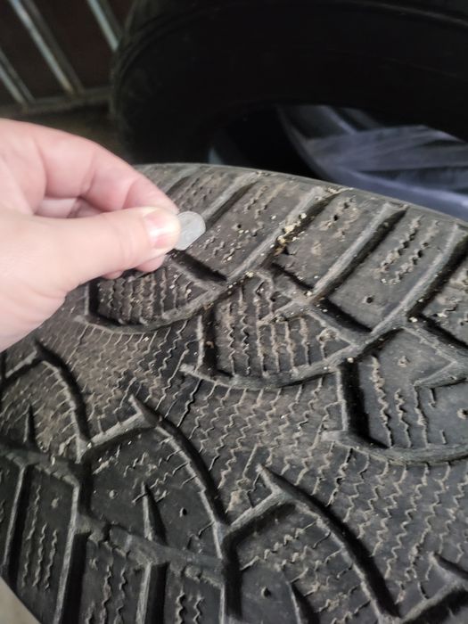 Продам резину 235/55R17 2шт. зима