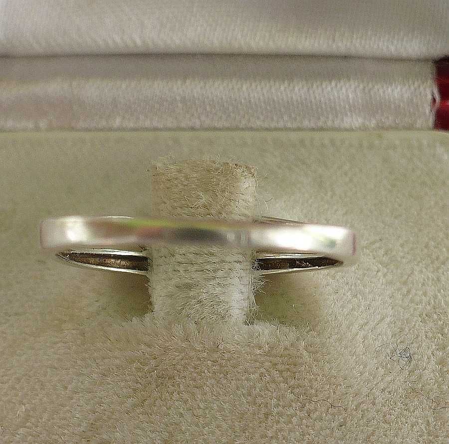 pierścionek srebrny z cyrkonią