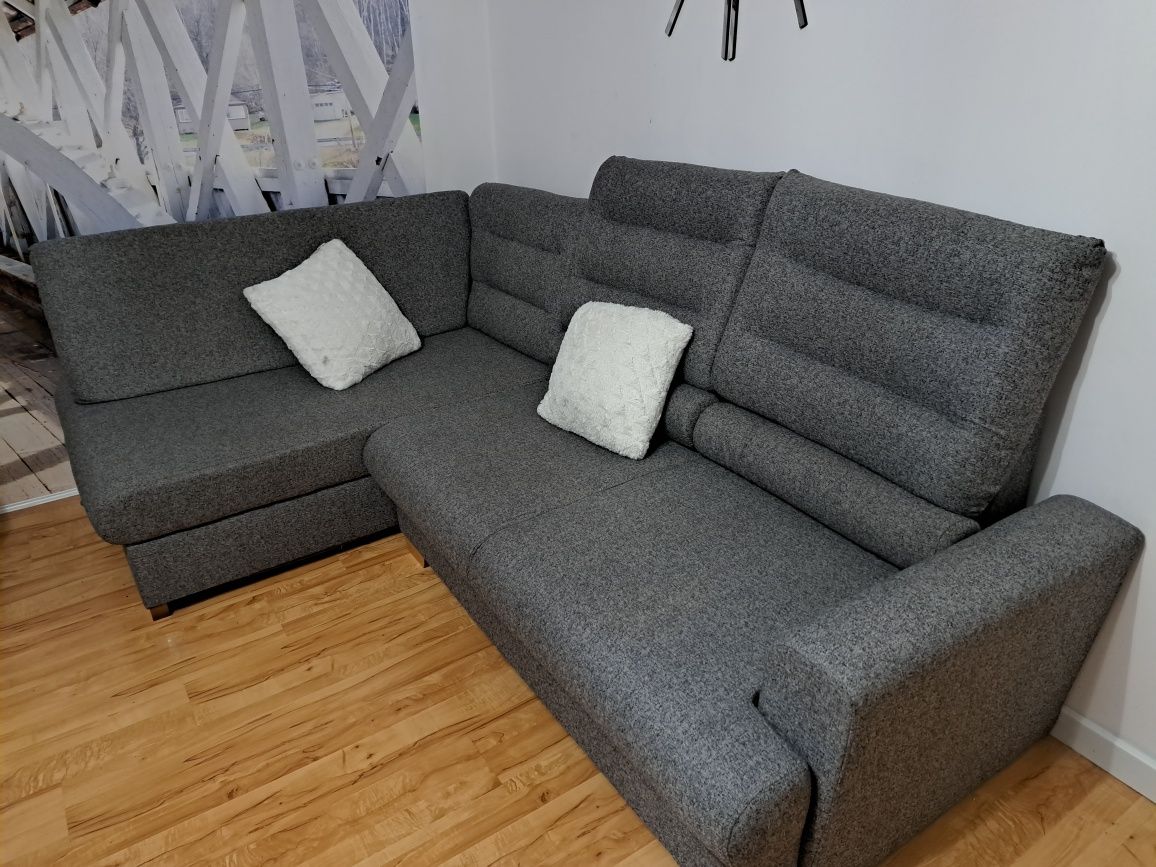 Naroznik - jak nowy 160x250. Z pojemnikiem na pościel