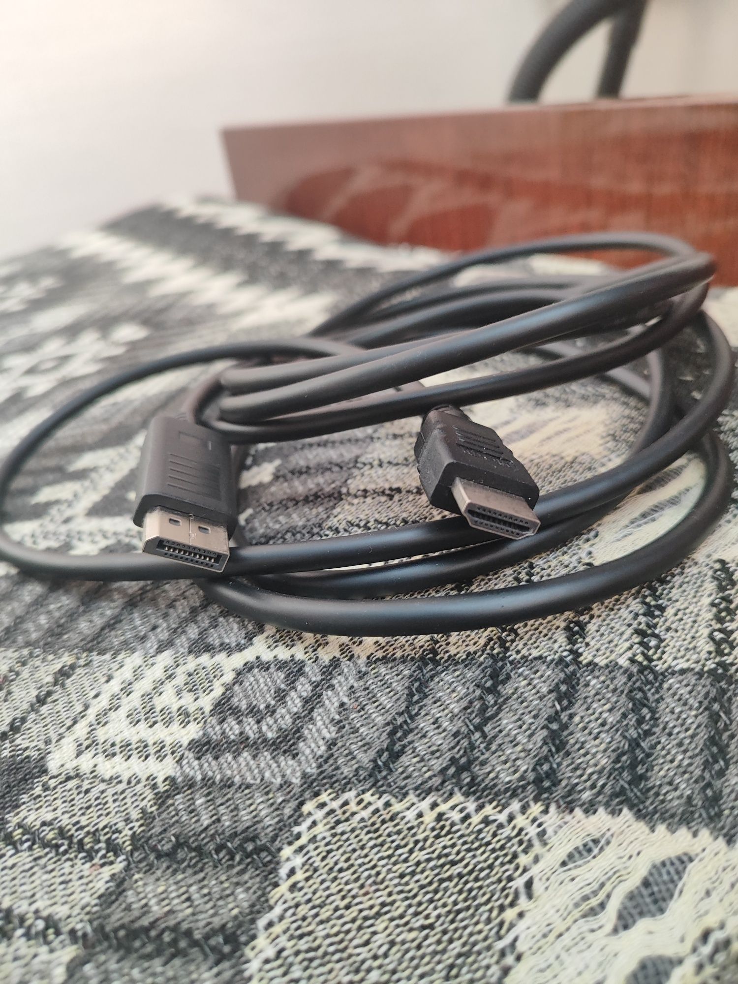 HDMI to Display Port кабель