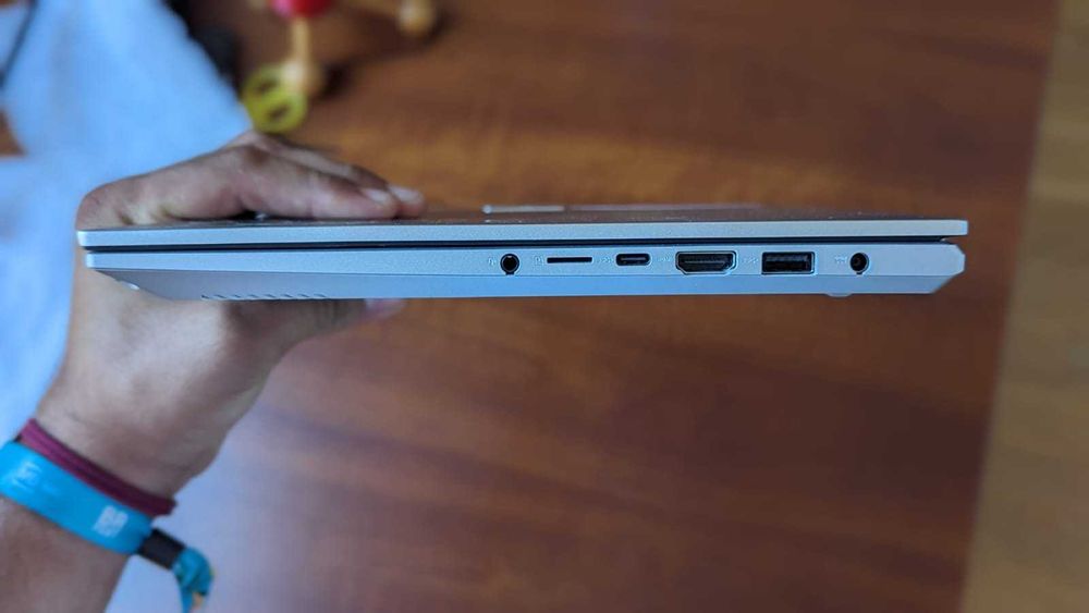 Portátil ASUS Vivobook PRO
