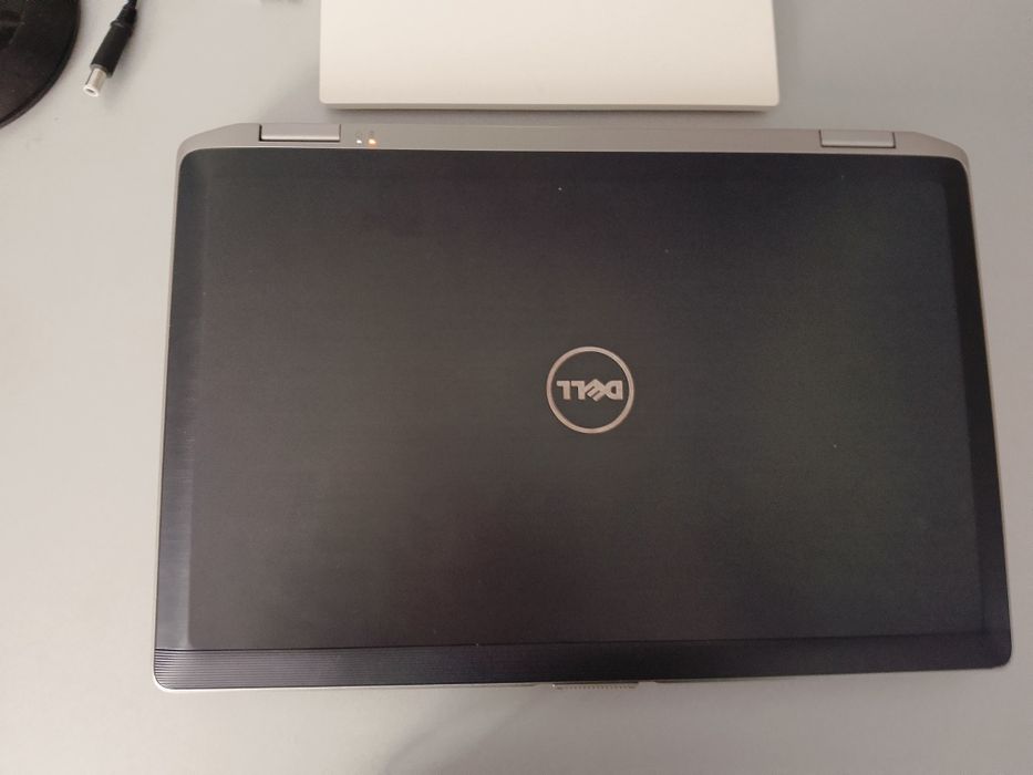 Laptop Dell Latitude. Stan bardzo dobry