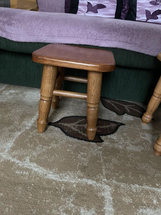 Тауретки, стільці деревʼяні , маленькі