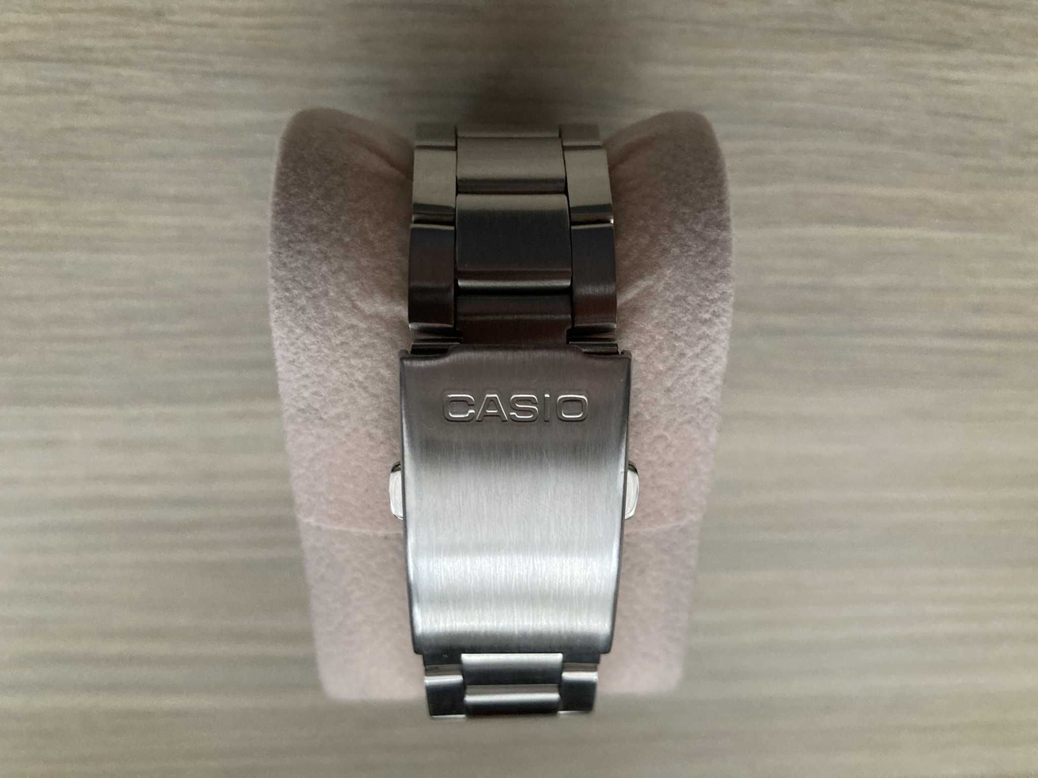 Zegarek Casio AE-1100W