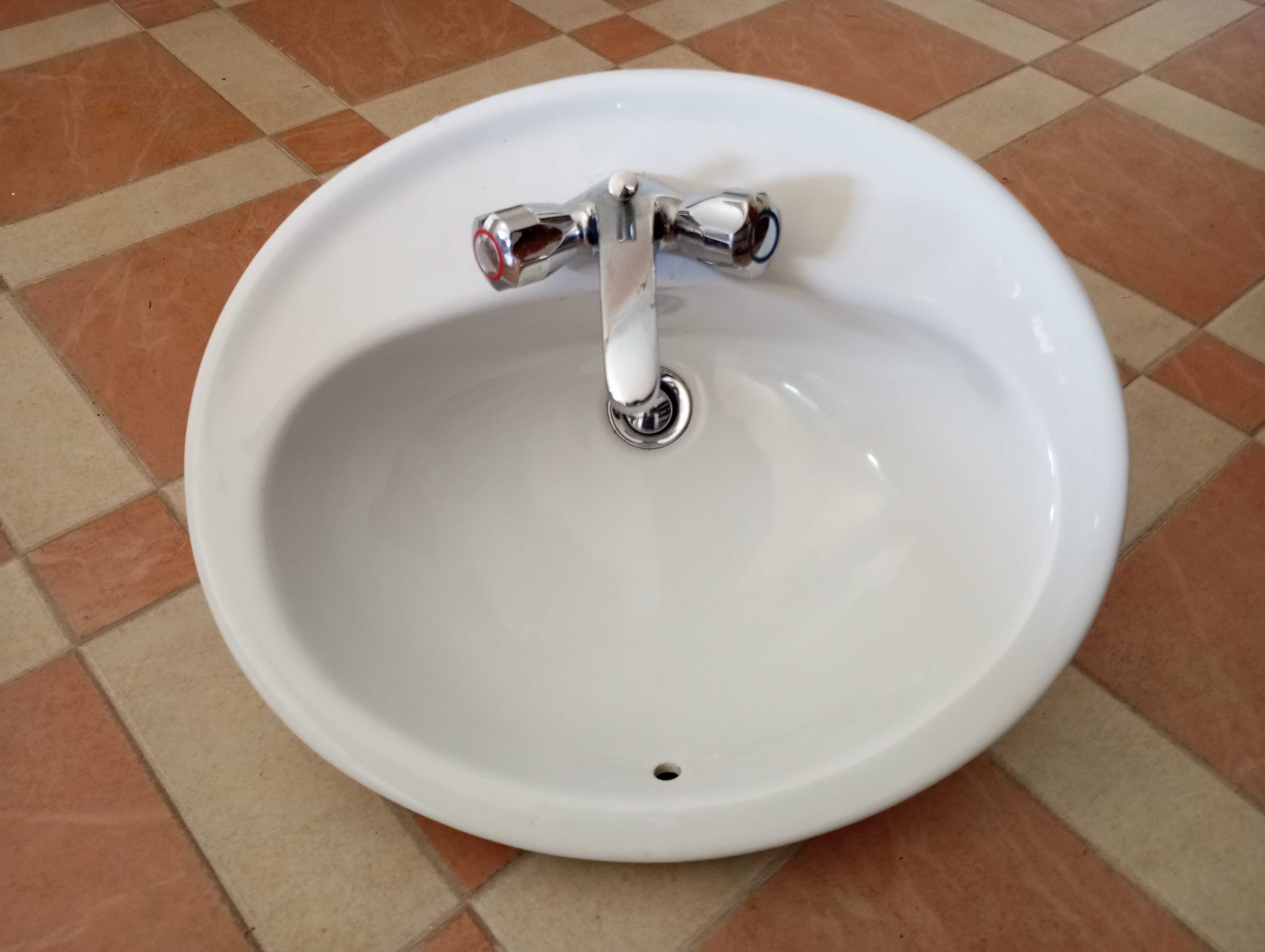 Louças sanitárias brancas usadas em bom estado (pouco uso)