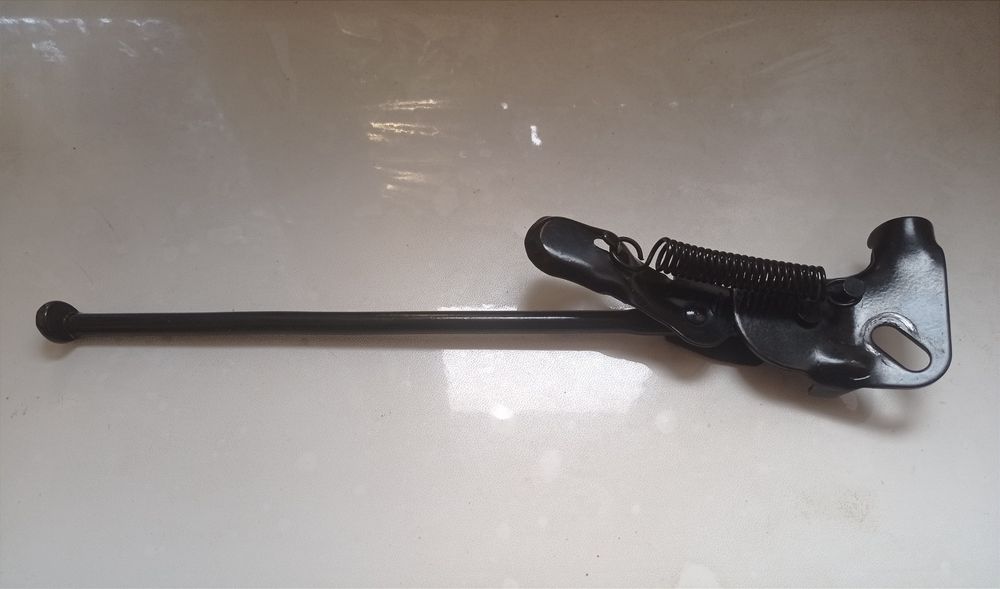 Продам подножку на велосипед 26 дюймов.