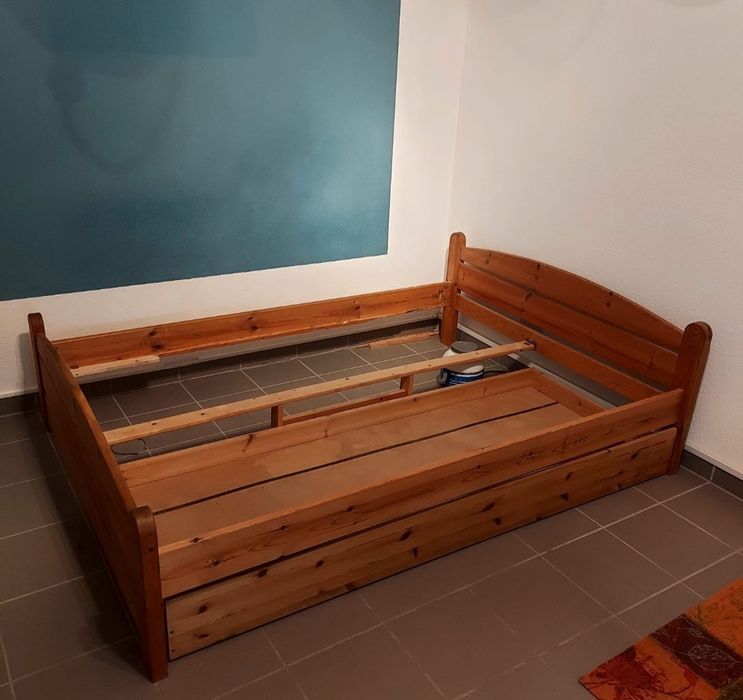 Łóżko sosnowe 140x200