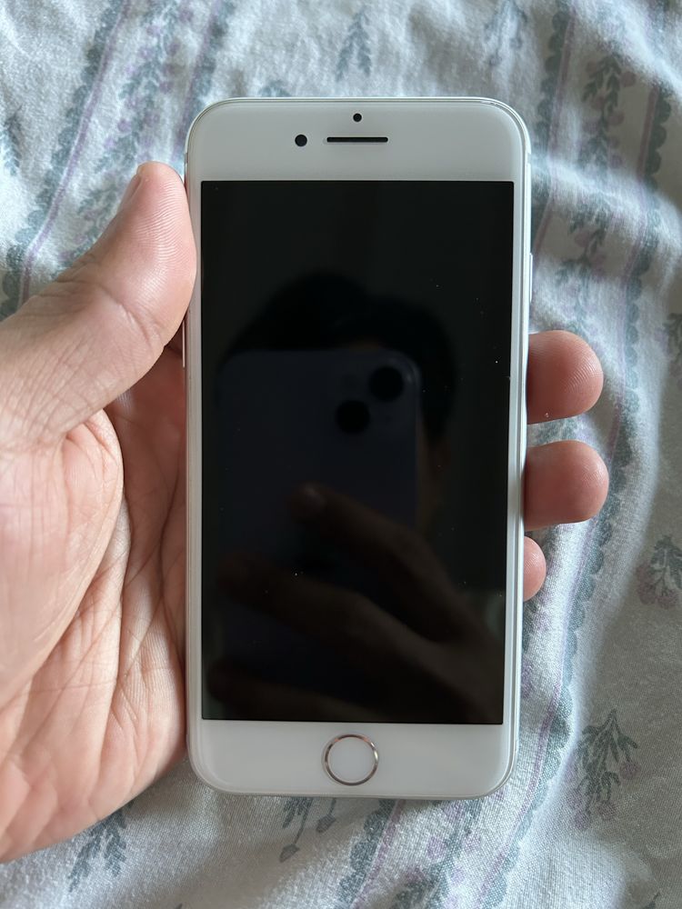 IPHONE 8 64GB.