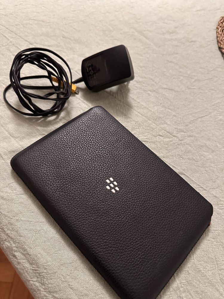 Tablet BlackBerry PlayBook 16GB com capa e carregador