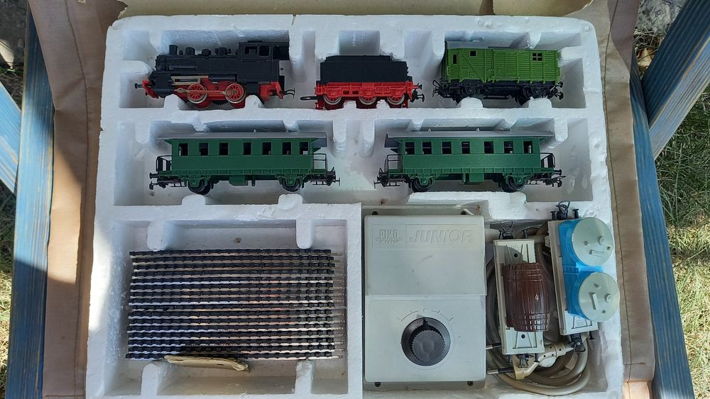 Залізна дорога PIKO 04050 + 3 додаткових вагони