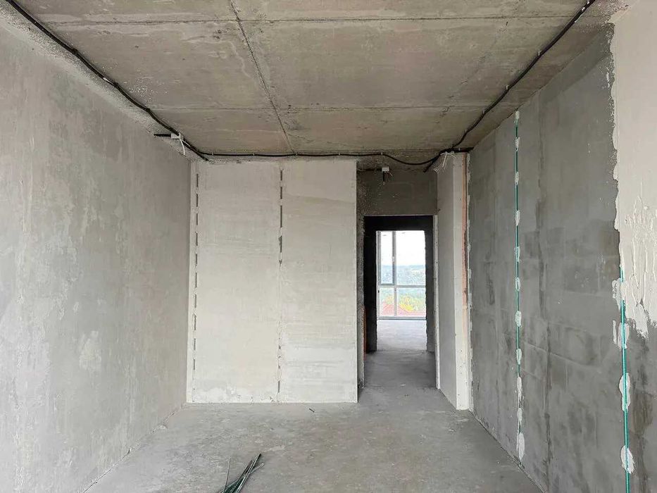 Простора трикімнатна в ЖК "Шоколад" !