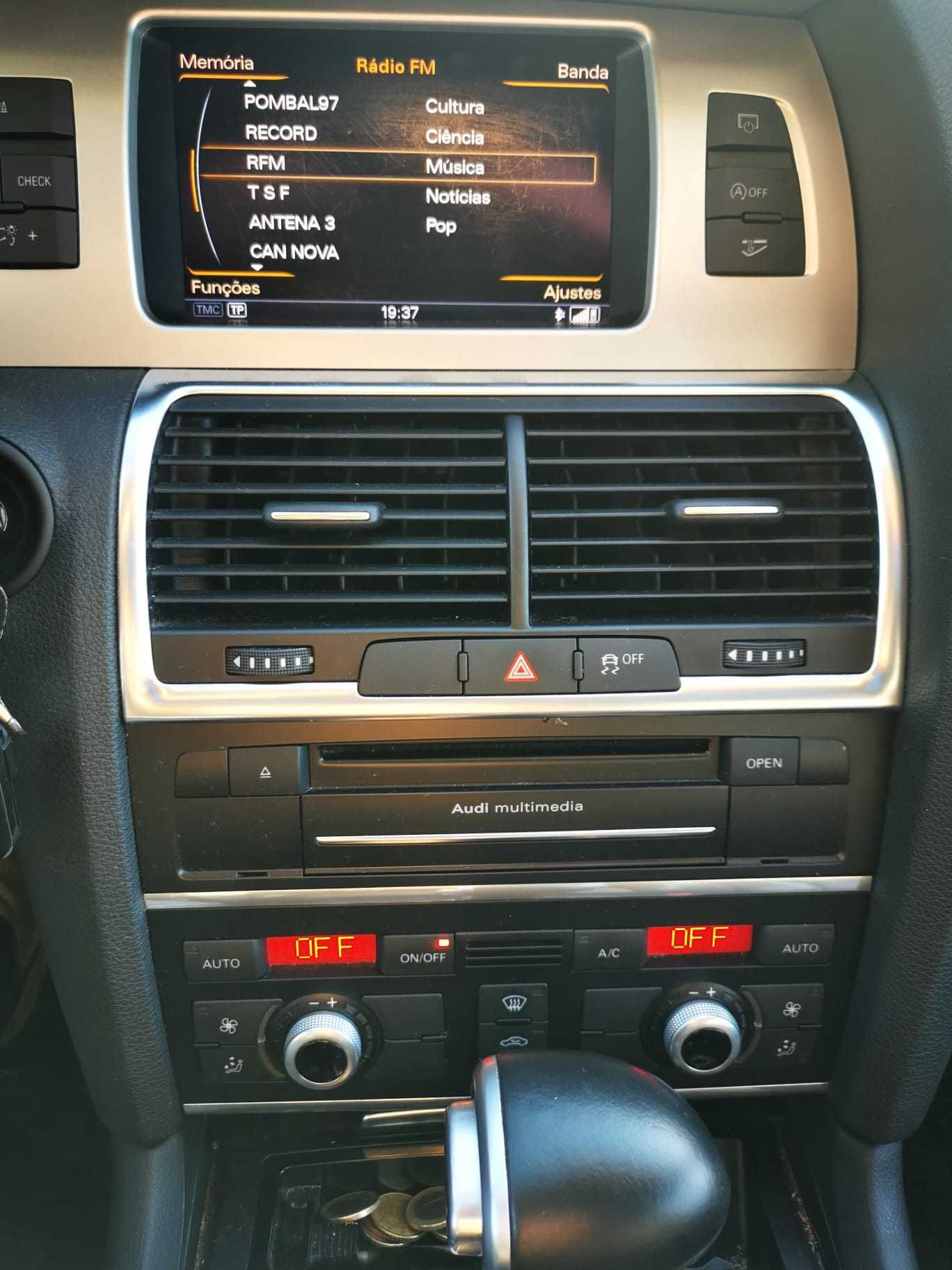 Audi Q7  com 158000km