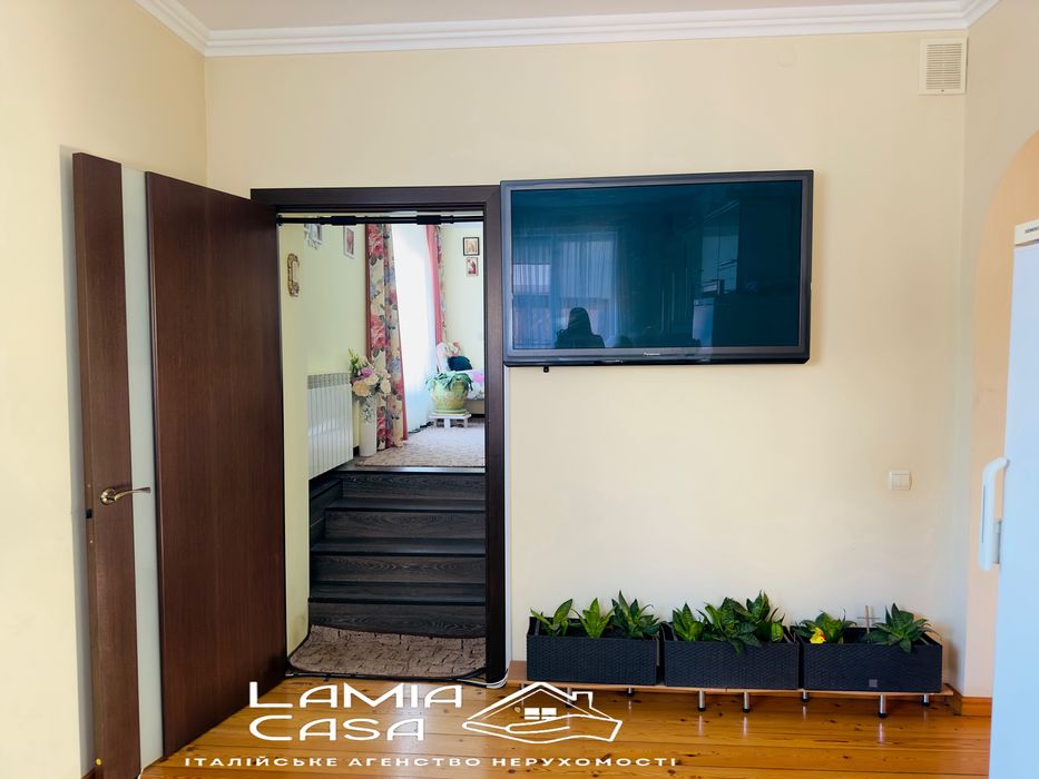 Продаж 3 кімнатноі квартири 167 м кв ближня роша