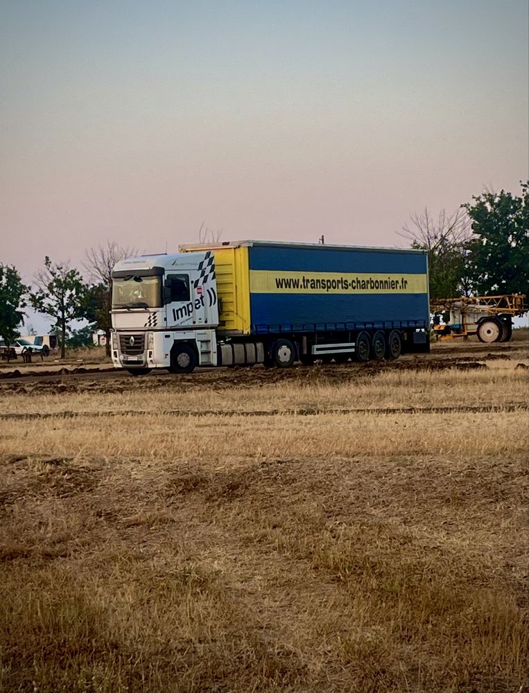 Продам Renault Magnum коплектом с полуприцепом fruehauf tx34 штора