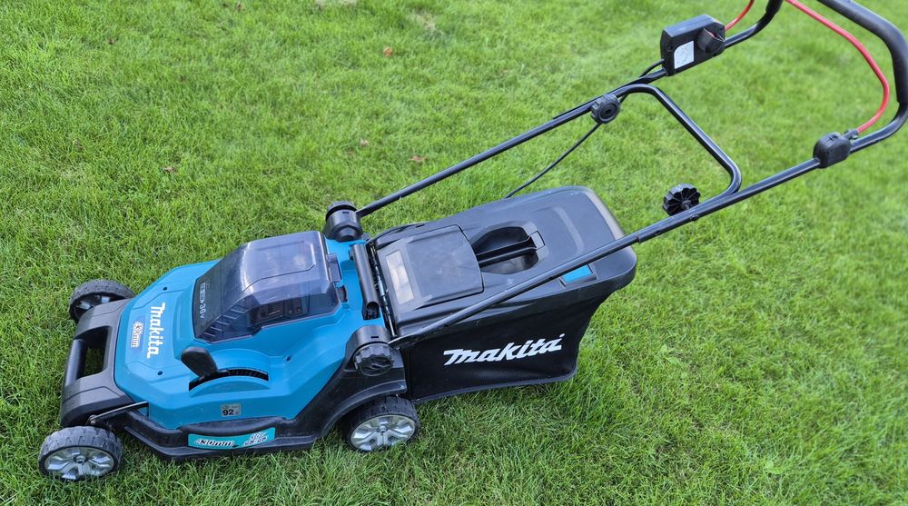 Makita kosiarka akumulatorowa DLM 432 2x18V
