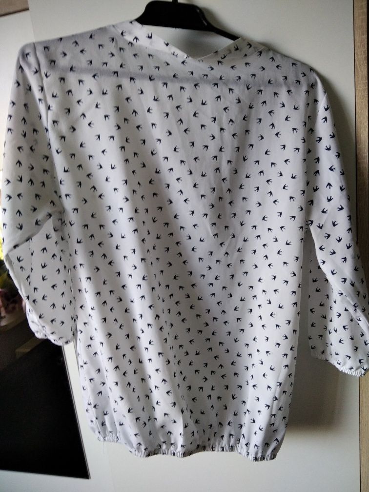 Koszula bluzka z kokardką w jaskółki M