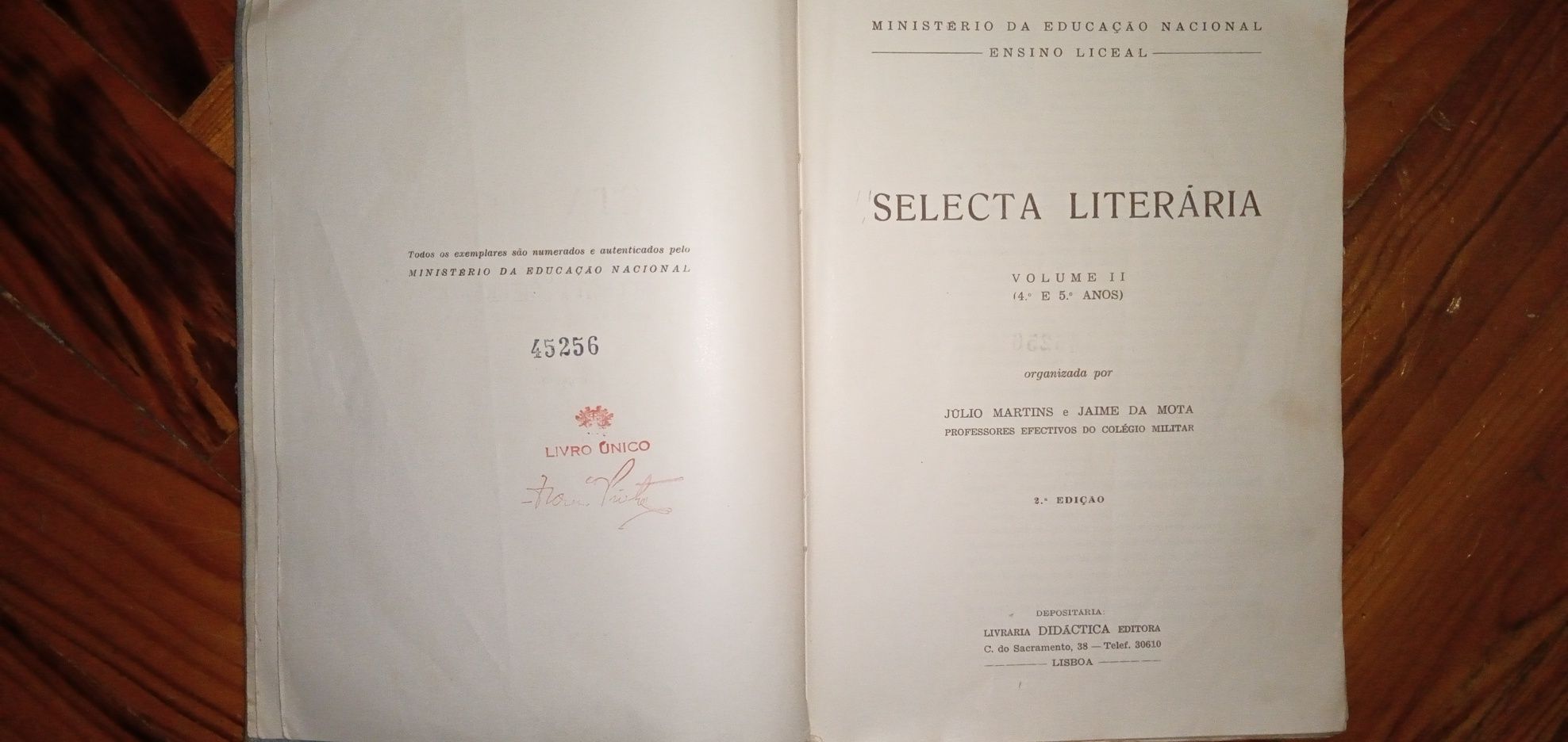 Portugalidade e História Luso-Africana-PR.L.N.Tavares 20E-Pau2EDesde2E